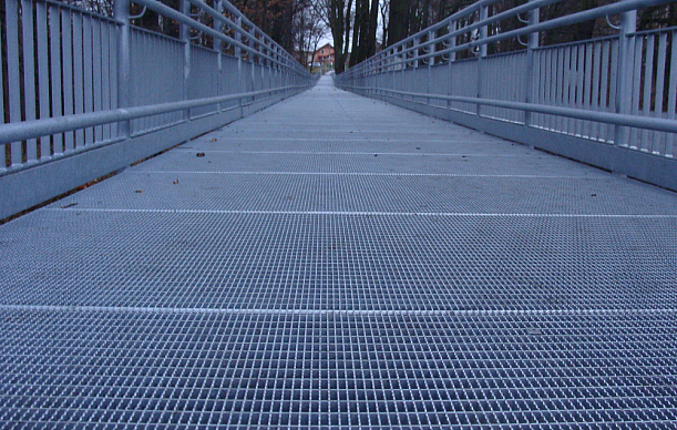 Most pro pěší v Hlučíně